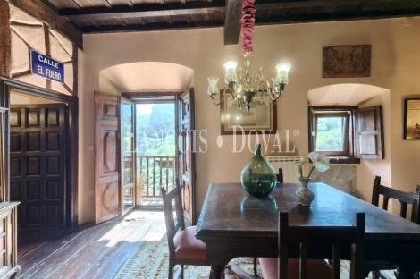 Asturias. Proaza. Singular casa señorial medieval en venta. 