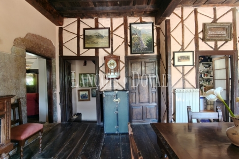 Asturias. Proaza. Singular casa señorial medieval en venta. 