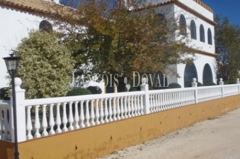 Puebla de Cazalla. Sevilla Cortijo y finca en venta