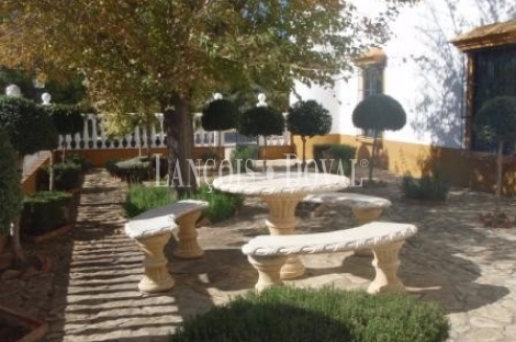 Puebla de Cazalla. Sevilla Cortijo y finca en venta