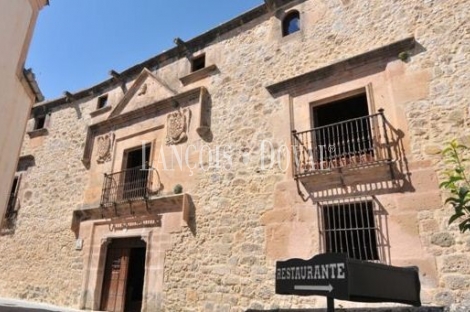 Sepúlveda. Segovia. Casa palacio actualmente restaurante y eventos en venta.