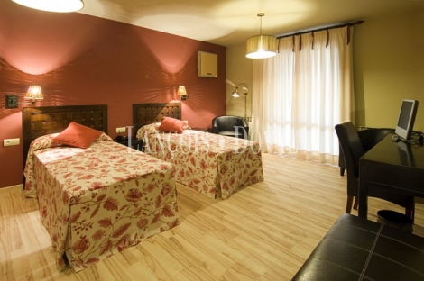 Monzón. Huesca. Hotel con encanto en venta 