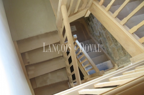 Rasgada. Valderredible. Cantabria. Casa rectoral en venta.