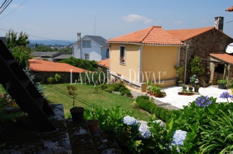 Sanín. Paderne. A Coruña. Casa de aldea de piedra en venta.