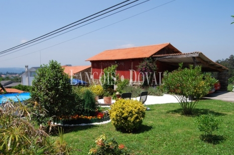 Sanín. Paderne. A Coruña. Casa de aldea de piedra en venta.