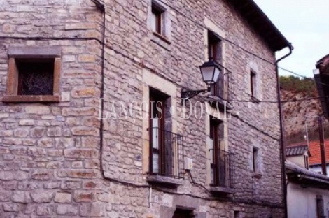 Borau. Pirineo de Huesca. Casa Rural en venta.