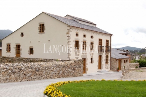 Viveiro. Lugo. Hotel con encanto en venta. 