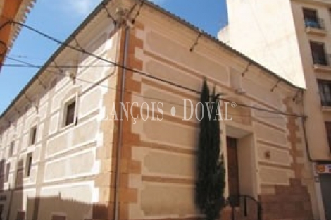 Lorca. Murcia. Edificio histórico en venta o alquiler.