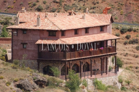 Tramacastilla. Teruel. Hotel rural en venta.