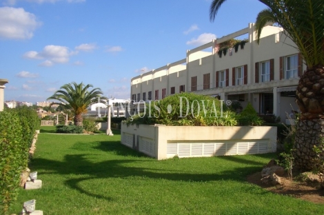 Palma De Mallorca. Chalet adosado en venta.