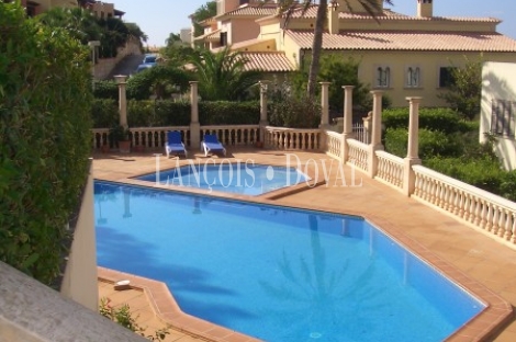 Palma De Mallorca. Chalet adosado en venta.