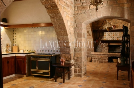 L´Estany, Barcelona. Finca y masía en venta.