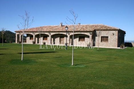 L´Estany, Barcelona. Finca y masía en venta.