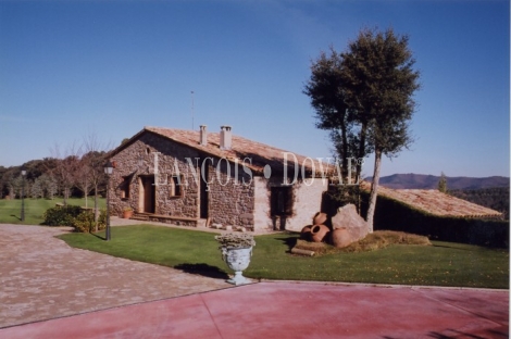 L´Estany, Barcelona. Finca y masía en venta.