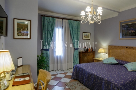 Granada. Hotel con encanto en venta.