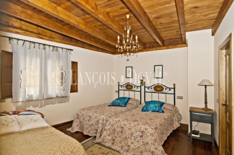 Montealegre de Campos. Valladolid. Hotel rural con encanto en venta 