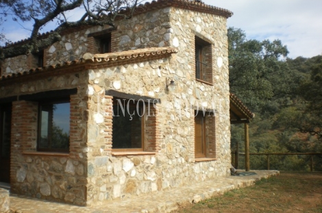 Aroche. Huelva. Finca en venta.