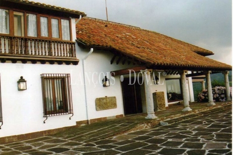 Santiago de Cudeyo. Cantabria. Casa señorial en venta.