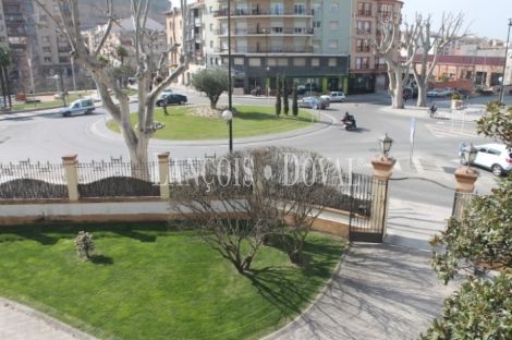 Monzón. Huesca. Aragón. Casa señorial en venta.