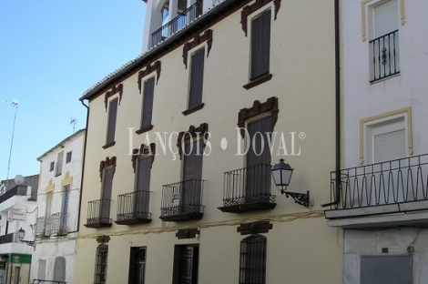 Guadahortuna. Granada. Casa señorial y olivar en venta