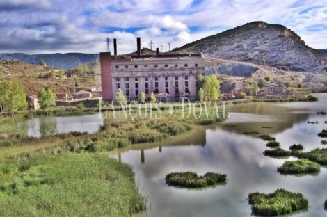 Finca en venta para proyecto residencial o turístico. Aliaga. Teruel