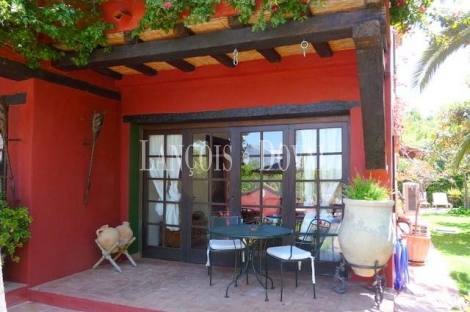 Marbella. Villa en venta actualmente Bed & Breakfast. Málaga.