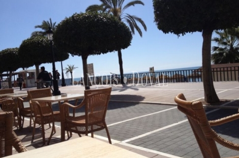  Marbella. Local en venta, actualmente bar cafetería en el paseo marítimo.