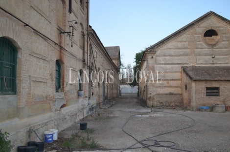 Pinos Puente. Vega de Granada. Suelo industrial en venta o alquiler. Antigua fábrica de remolacha.