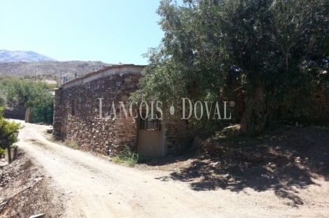 Cortijo antigua almazara en venta. Sierra Nevada. Abrucena. Almería