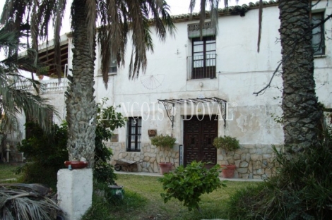 Alicante. Finca y masía en venta. Sant Vicente del Raspeig.