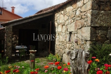 Oia. Torroña. Pontevedra. Finca y casa rural en venta