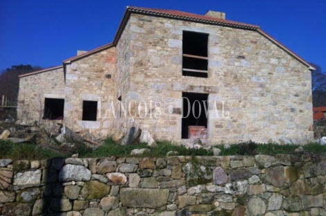 Finca y conjunto casas rurales en venta. Silleda. Pontevedra.