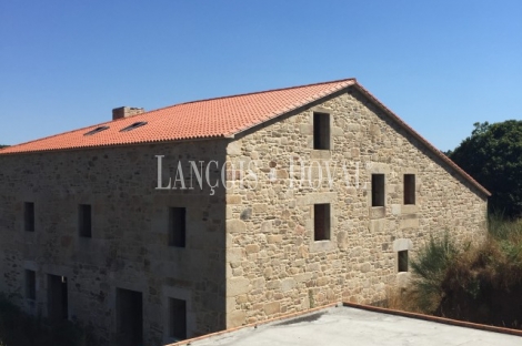 Finca y conjunto casas rurales en venta. Silleda. Pontevedra.