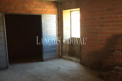 Finca y conjunto casas rurales en venta. Silleda. Pontevedra.