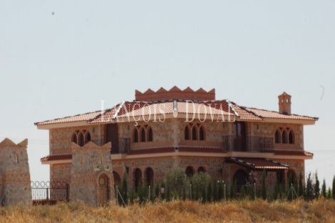 Casa y finca en venta. Puebla de Almenara. Cuenca.        