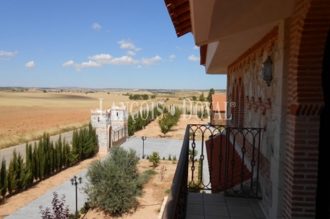 Casa y finca en venta. Puebla de Almenara. Cuenca.        