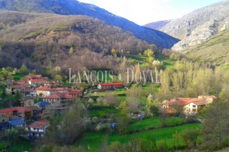 Negocio rural tienda y restaurante en venta.  Piedrasecha. Carrocera. León