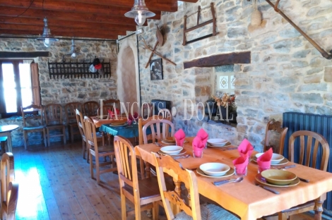 Negocio rural tienda y restaurante en venta.  Piedrasecha. Carrocera. León