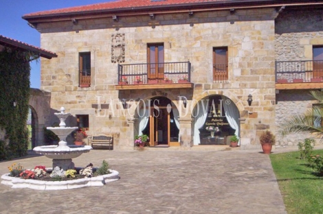 Cantabria. Hotel palacio con encanto en venta. Santander. San Felices de Buelna. 