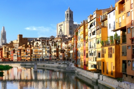 Girona. Venta edificio apartamentos turisticos en rentabilidad.