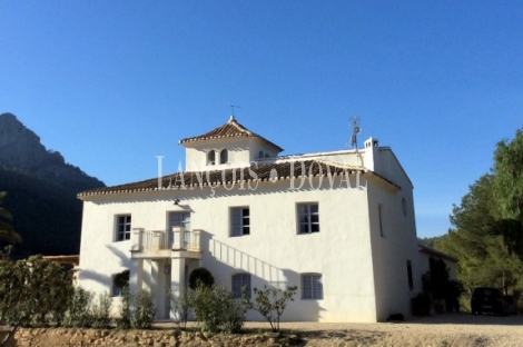 Murcia. Casa señorial y finca en venta. Mula. Sierra Espuña.