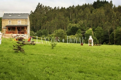 Castropol. Casa rural típica asturiana en venta. Asturias.