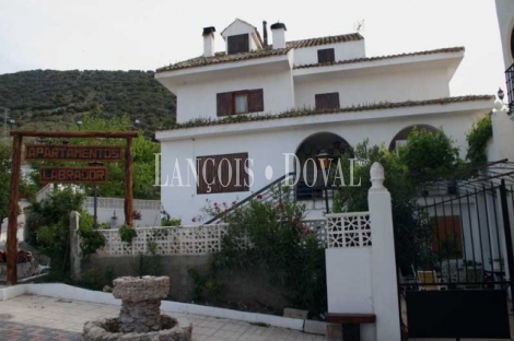 Jaén. Venta finca caza menor con alojamientos turísticos. Arburniel. Sierra Mágina.