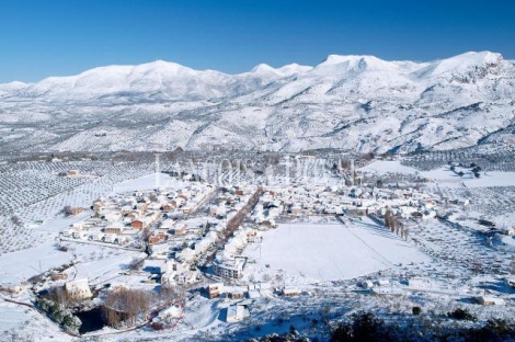 Jaén. Venta finca caza menor con alojamientos turísticos. Arburniel. Sierra Mágina.