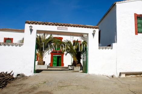 Sierra Morena. Dehesa con cortijo en venta. Finca de caza mayor y menor. Vilches. Jaén.