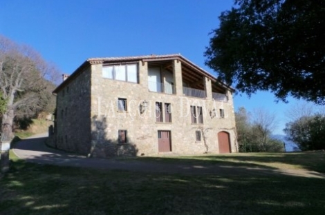 Begudà. Masía y finca con coto de caza en venta. Olot. Sant Joan les Fonts.