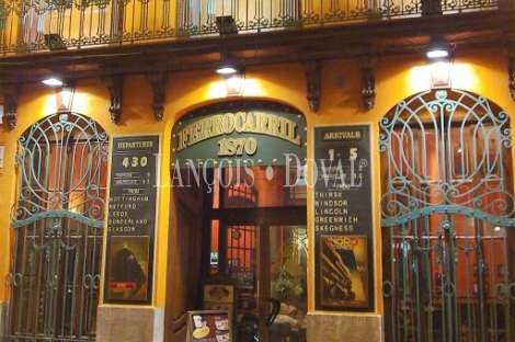 Burriana. Singular edificio con cafetería y vivienda en venta. Castellón.
