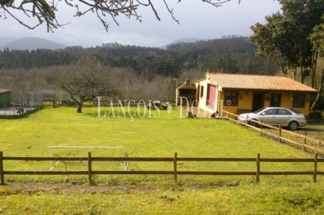 Cariño. Hospedería hotel casa rural en venta. Valle Landoy. A Coruña.