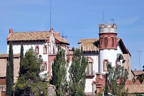 Avinyó. Casa modernista en alquiler para eventos, rodajes, o estancias cortas. 