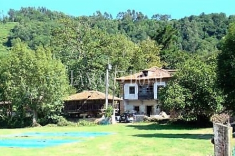 Asturias. Antigua casona en venta. Fresnedo. Concejo De Cabranes.